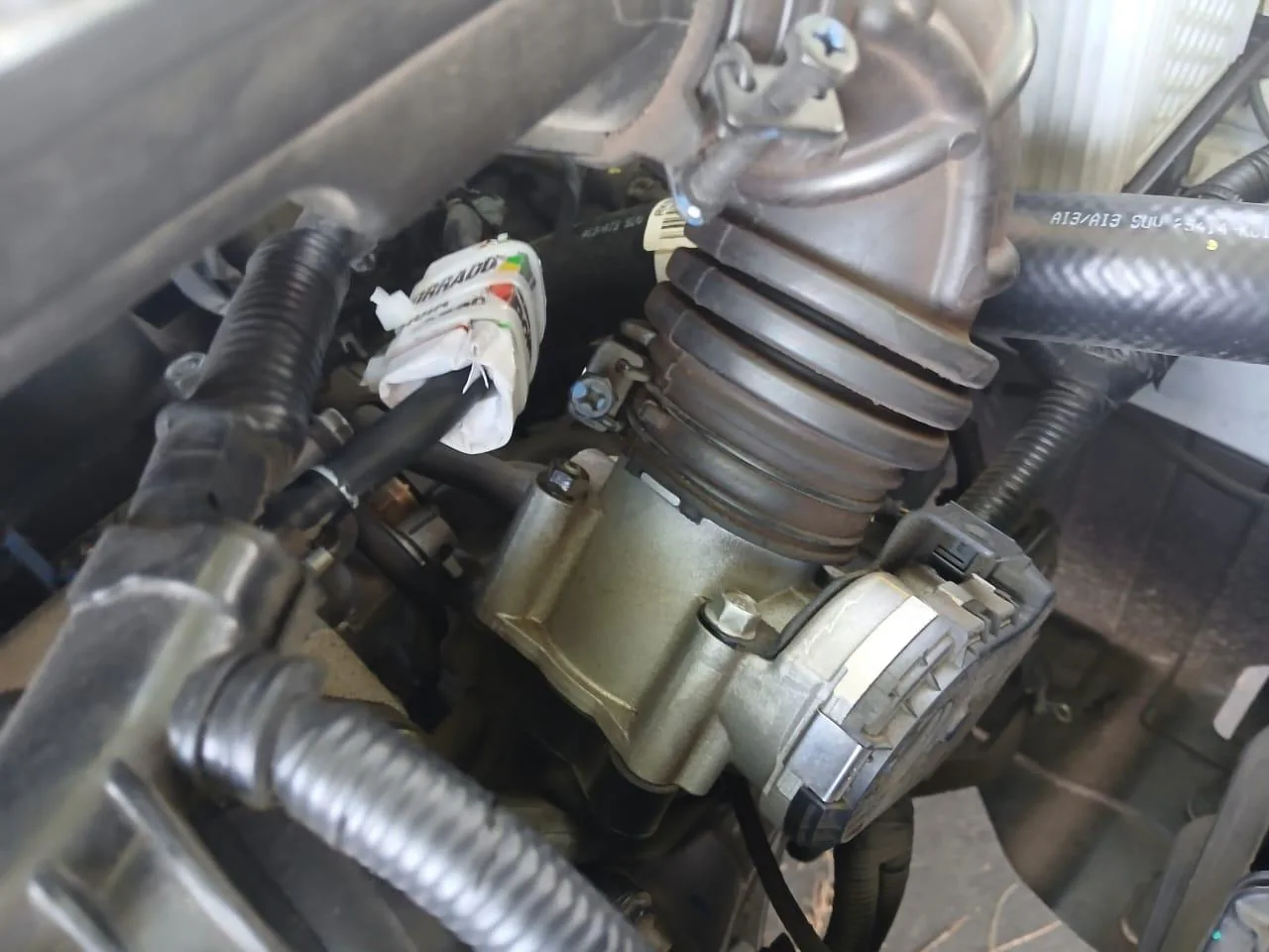 Fotografía de componentes de un motor